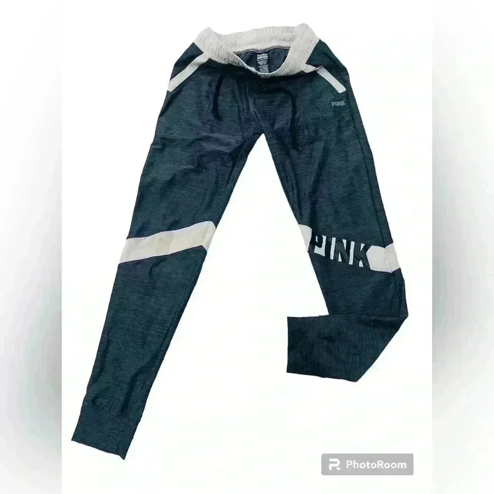 Pink Victoria secret ULTIMATE SPORT pants so so soft & comfy size XS